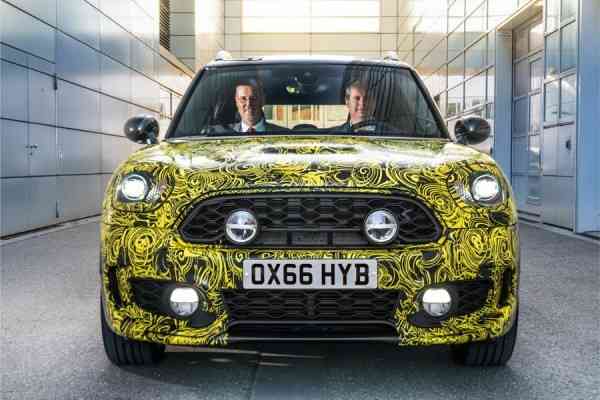 Το πρώτο MINI plug-in hybrid είναι γεγονός