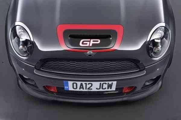 Ετοιμάζεται το κορυφαίο MINI Cooper John Cooper Works
