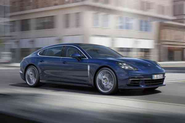 Η βασική έκδοση της νέας Porsche Panamera