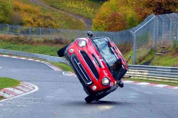 MINI έκανε το γύρο του Nürburgring στους δύο τροχούς! (+video)