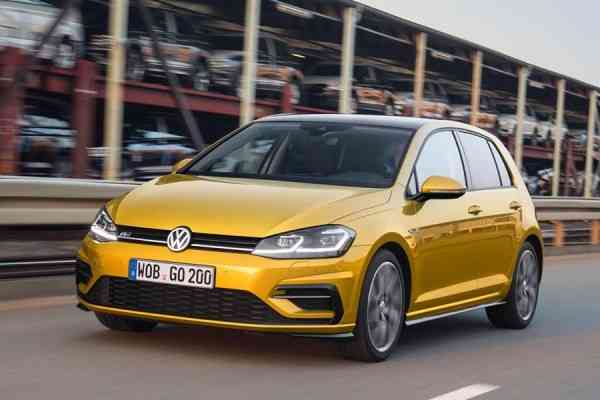 Ανανεωμένο VW Golf: Πάει και σβηστό! (+video)