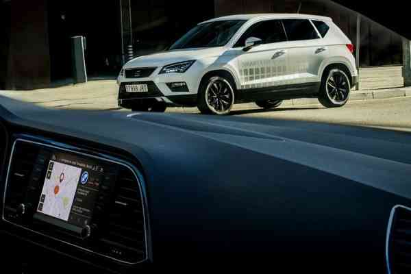 Το SEAT Ateca σου βρίσκει θέση να παρκάρεις