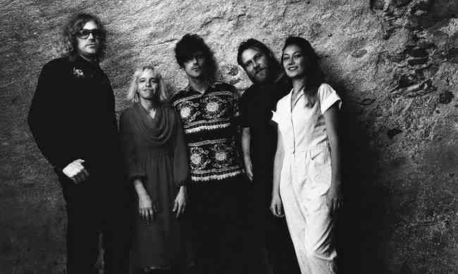 Οι Besnard Lakes live στο six d.o.g.s