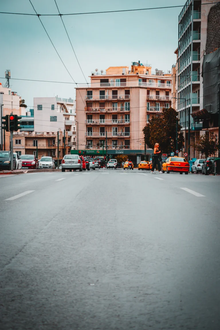 Απαγόρευση φορτοεκφόρτωσης από 9 πμ έως και 9 μμ ζητεί το Δημοτικό Συμβούλιο της Αθήνας