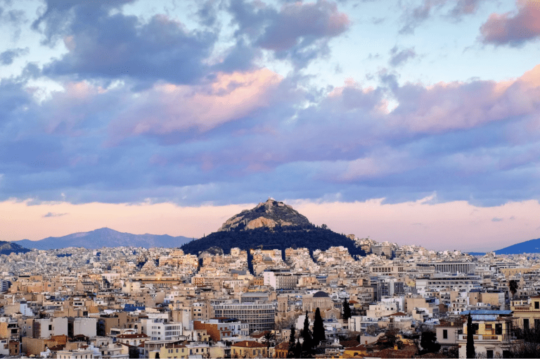 Λόφος Σκουζέ, Αρχαιολογικό Μουσείο, Ακαδημία, πλατεία Ομονοίας. (Video – Drone)