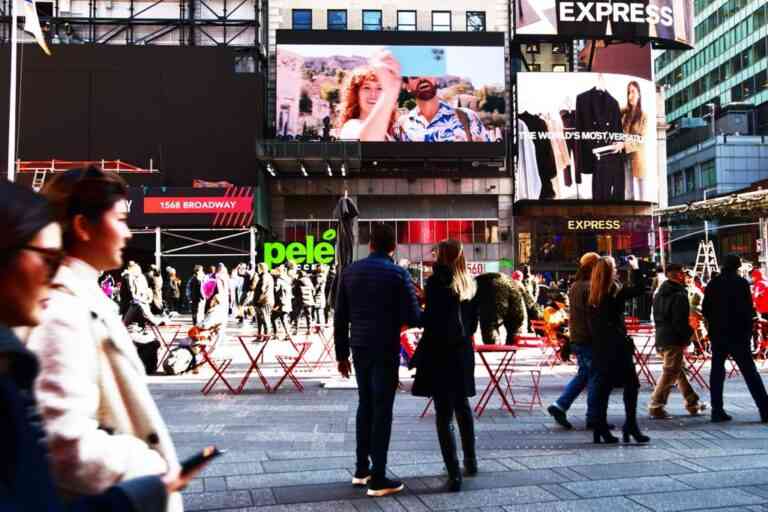 Η Αθήνα «ταξίδεψε» στην Times Square του Μανχάτταν και στο Μετρό του Λονδίνου