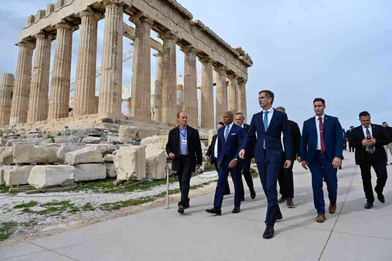 Αδελφοποίηση Αθήνας και Ν.Υόρκης με υπογραφή Μπακογιάννη – Άνταμς