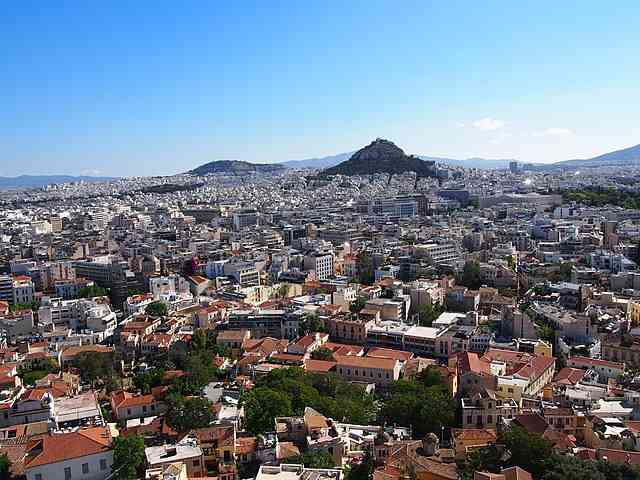 Να περικοπούν στο μισό οι αυξήσεις στις αντικειμενικές τιμές των ακινήτων στην Αθήνα ζητεί ο Δήμαρχος Αθηναίων