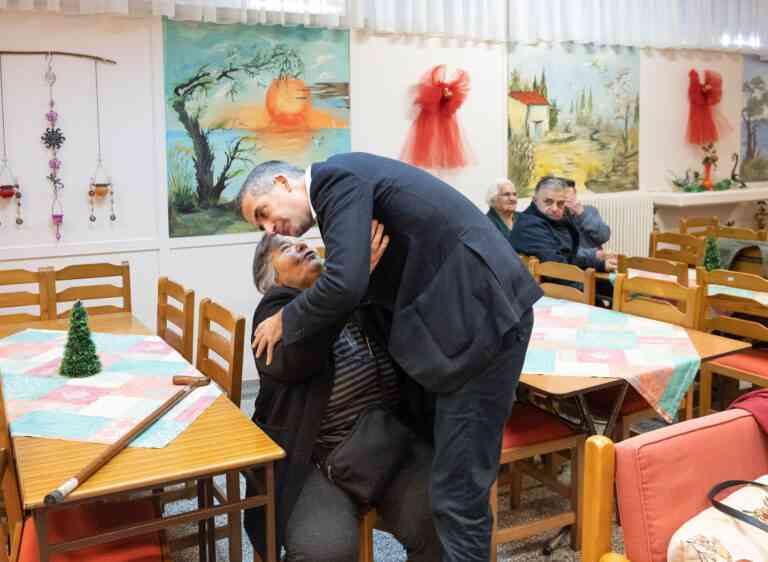 Δωρεάν αιματολογικοί έλεγχοι σε όλα τα μέλη των Λεσχών Φιλίας στις γειτονιές της Αθήνας