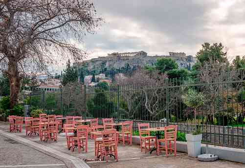 Ακόμα και σφράγιση σε καταστήματα που καταλαμβάνουν δημόσιους χώρους με τραπεζοκαθίσματα