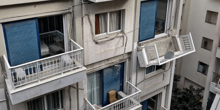 Προσωρινό «λουκέτο» στο ξενοδοχείο επί της Συγγρού με το… κρεμασμένο μπαλκόνι