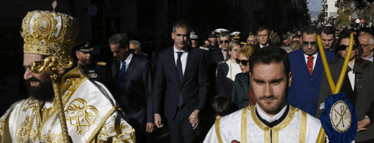 Με λαμπρότητα τελέστηκε ο αγιασμός των υδάτων στην Αθήνα