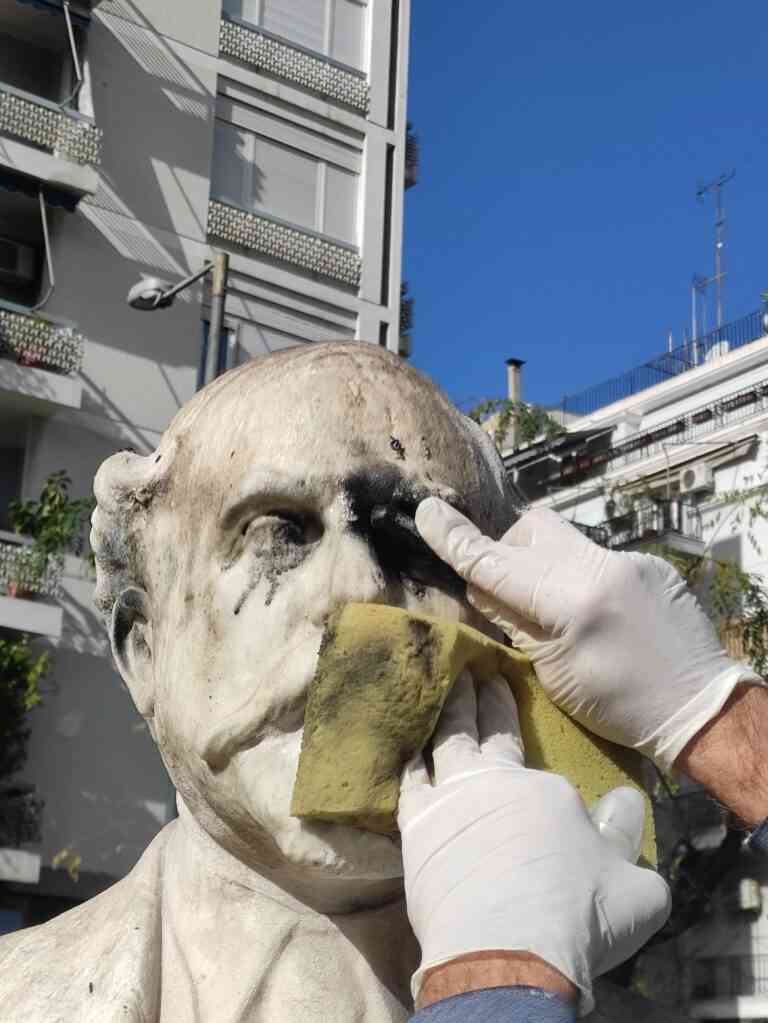 Αποκατάσταση των υπαίθριων γλυπτών στο κέντρο και τις γειτονιές της πόλης