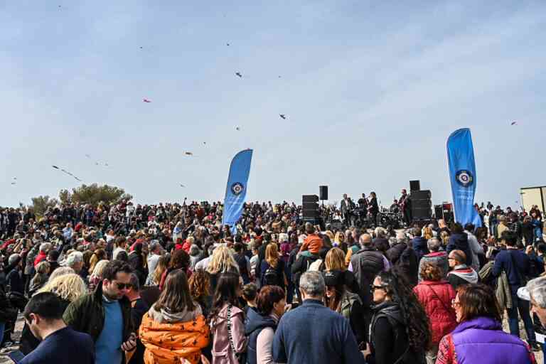 Η Αθήνα γιόρτασε παραδοσιακά τα Κούλουμα στον Λόφο του Φιλοπάππου