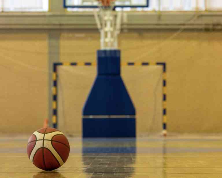 Αναβαθμίστηκε το κλειστό γήπεδο μπάσκετ «Παναγιώτης Γκάζγκας» στο Μετς (Φωτό)