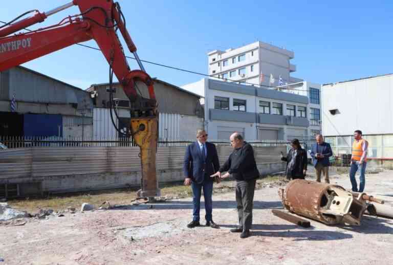 Έργα που χρηματοδοτεί η Περιφέρεια στον Πειραιά επισκέφθηκε ο Γ. Πατούλης
