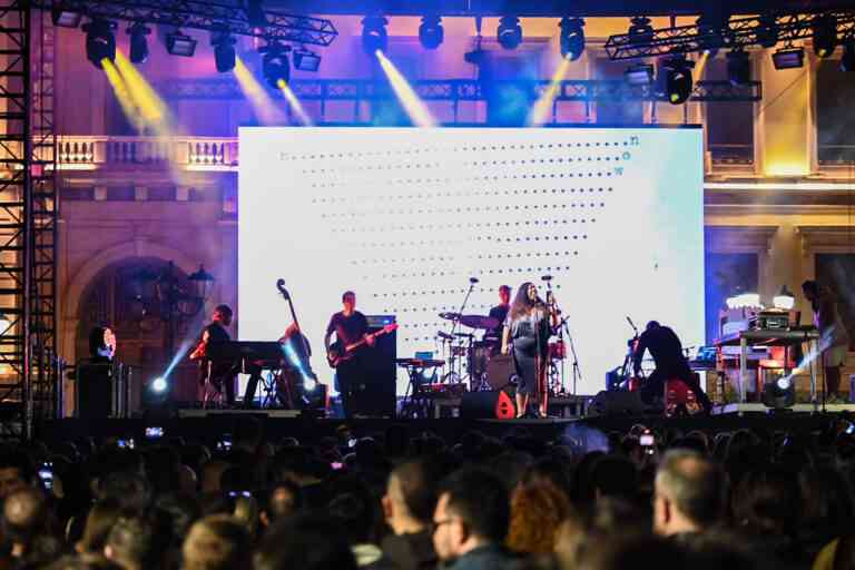Athens City Festival: Οι Cinematic Orchestra μάγεψαν χθες βράδυ το αθηναϊκό κοινό (ΦΩΤΟ)