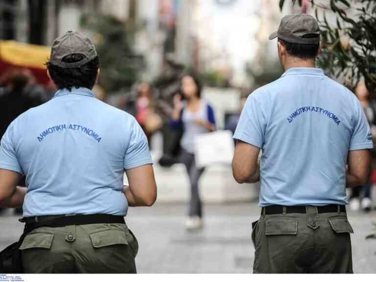 Δήμος Αθηναίων: Επιστρέφονται πινακίδες Ι.Χ. και δικύκλων
