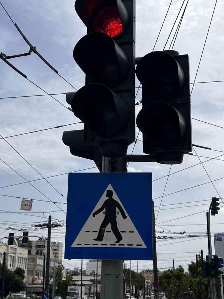 Επιχείρηση «καθαρές πινακίδες» για την ασφάλεια των μετακινήσεων στο οδικό δίκτυο