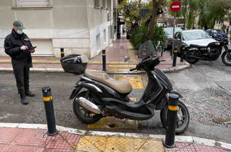 Δήμος Αθηναίων: Επιστρέφονται πινακίδες Ι.Χ. και δικύκλων