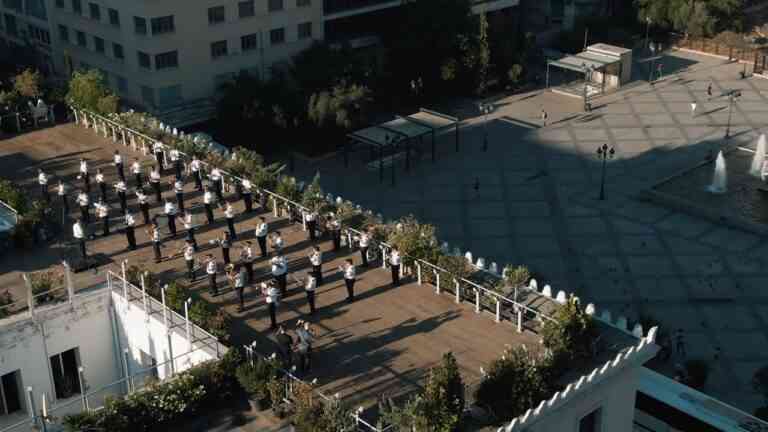 Μουσικές βραδιές στη ταράτσα του Δημαρχιακού Μεγάρου στην πλατεία Κοτζιά