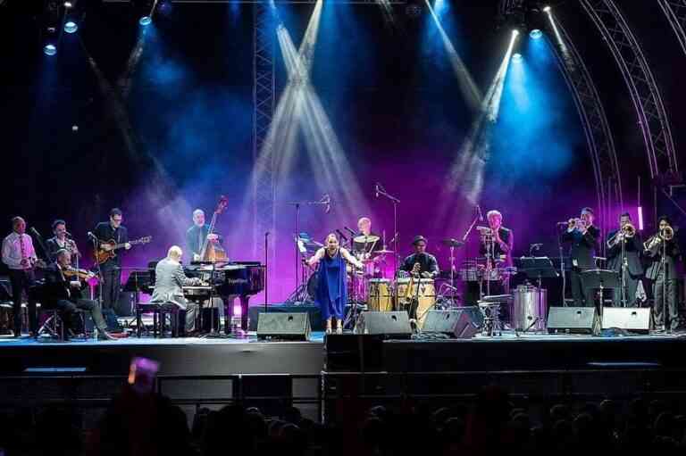 Οι Pink Martini μάγεψαν το κοινό στην Τεχνόπολη (ΦΩΤΟ)