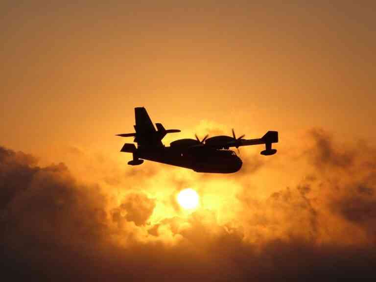 Τριήμερο εθνικό πένθος για τους ήρωες πιλότους του Canadair που έπεσαν την ώρα του καθήκοντος