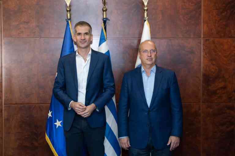 Συνάντηση του Υπουργού Προστασίας του Πολίτη Γιάννη Οικονόμου, με τον Δήμαρχο Αθηναίων Κώστα Μπακογιάννη (ΦΩΤΟ)