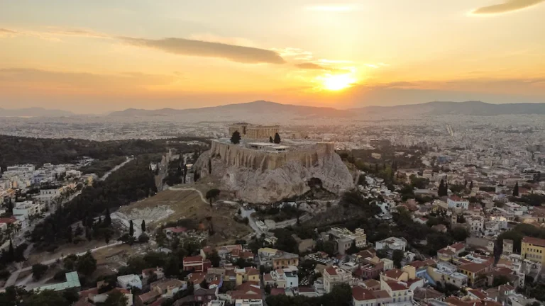 Ψηφιοποιούνται 400.000 οικοδομικές άδειες της πολεοδομίας Αθηνών