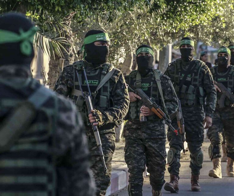 Τέρμα τα ψέματα με τη Χαμάς! Δεν μπορούμε να τους αποκαλούμε «μαχητές»