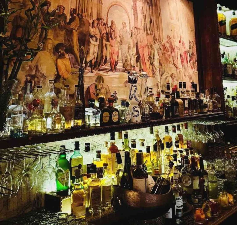 Το «Kuko’s The Bar» φέρνει την άνοιξη στην καρδιά της Αθήνας