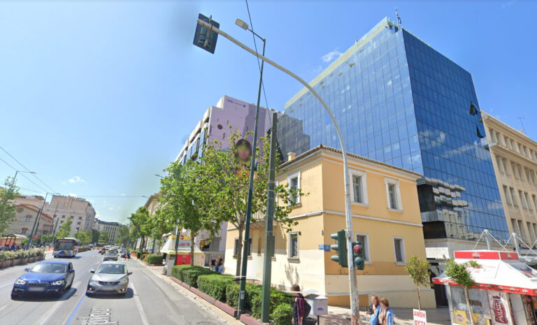Πανεπιστημίου και Κοραή, η ιστορία μιας γωνίας
