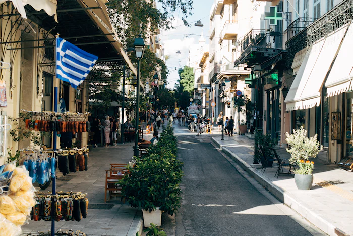 Ξεκινούν από σήμερα οι εκπτώσεις | Οι κανόνες για την αναγραφή παλιάς και νέας τιμής