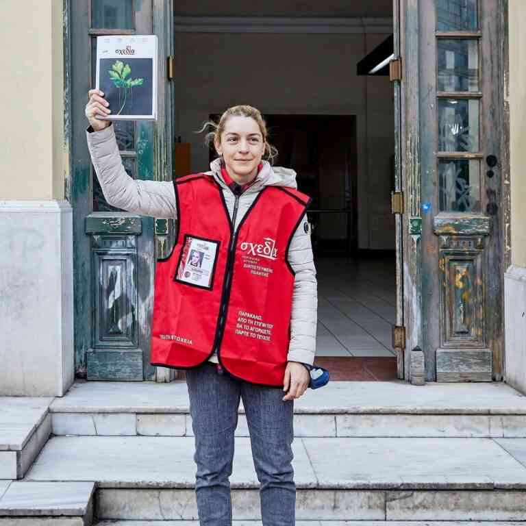 «Πωλητής για μια ώρα» με το γιλέκο της αγάπης