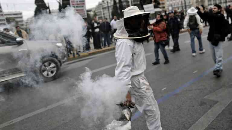 Η ενημέρωση της Αστυνομίας για τους κλειστούς δρόμους στο κέντρο της Αθήνας (VIDEO)