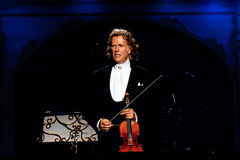 André Rieu: Έφτιαξε… μουσακά λίγες ημέρες πριν από την sold out συναυλία της Αθήνας
