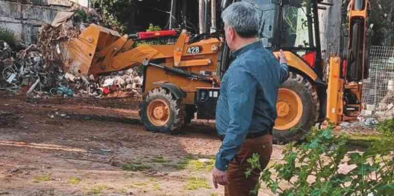 Ξεκίνησαν οι εργασίες κατεδάφισης στη Νέα Ιωνία (ΦΩΤΟ)