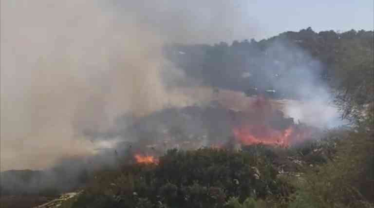 Επιχείρηση για τη σύλληψη αντιδημάρχου ως υπευθύνου για την φωτιά στο Λαύριο