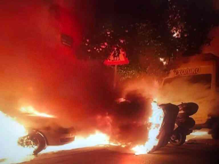 Νέα εμπρηστική επίθεση τα ξημερώματα στου Ζωγράφου (ΦΩΤΟ)