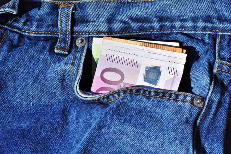 Κρούσματα κλοπών σε Κηφισιά και Νέο Ηράκλειο με τη «μέθοδο της αγκαλιάς»
