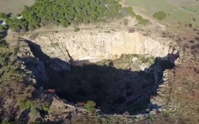 «Χάος»: Ο άγνωστος κρατήρας της Αττικής (VIDEO)