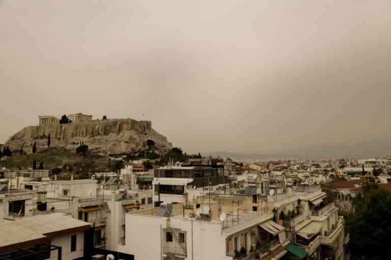 Αφρικανική σκόνη: Τι μεταφέρει και πόσο επιβλαβής είναι για την υγεία