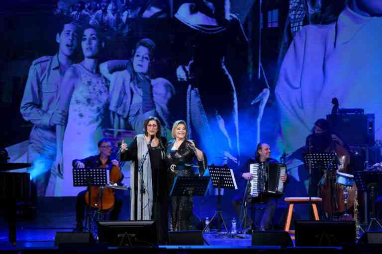 Η Μαρία Φαραντούρη και η Γιώτα Νέγκα με τραγούδια του ελληνικού κινηματογράφου στο ΠΑΛΛΑΣ