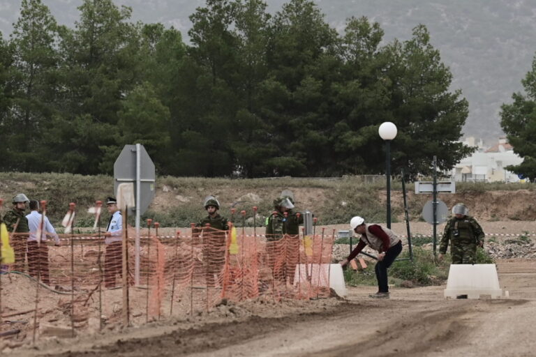 314 βόμβες Αεροπορίας εντοπίστηκαν μέσα στο πρώην Αεροδρόμιο του Ελληνικού
