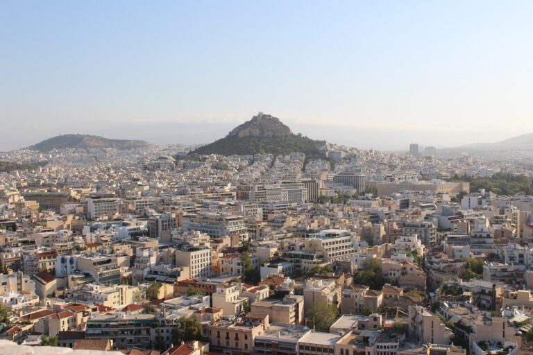 Παγώνουν οι οικοδομικές άδειες στην Αθήνα με απόφαση του Δημοτικού Συμβουλίου