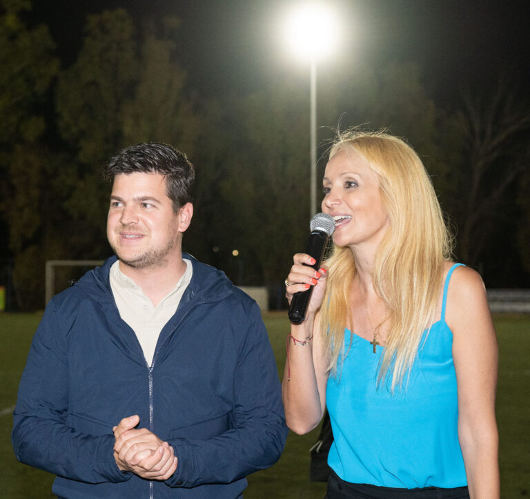 Ο Δήμαρχος Σαρωνικού έπαυσε από τα καθήκοντά της την Νάταλι Κάκκαβα