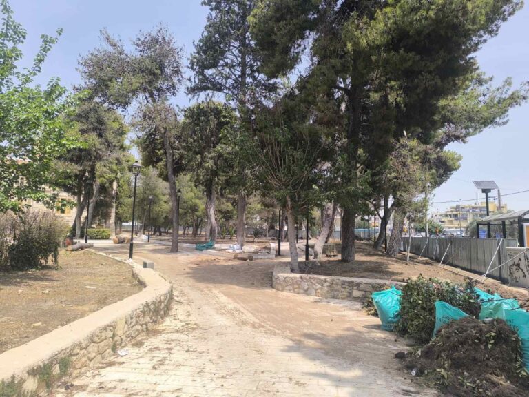 Εργασίες στο Παλατάκι Χαϊδαρίου για να ανοίξει για το κοινό ο εξωτερικός χώρος