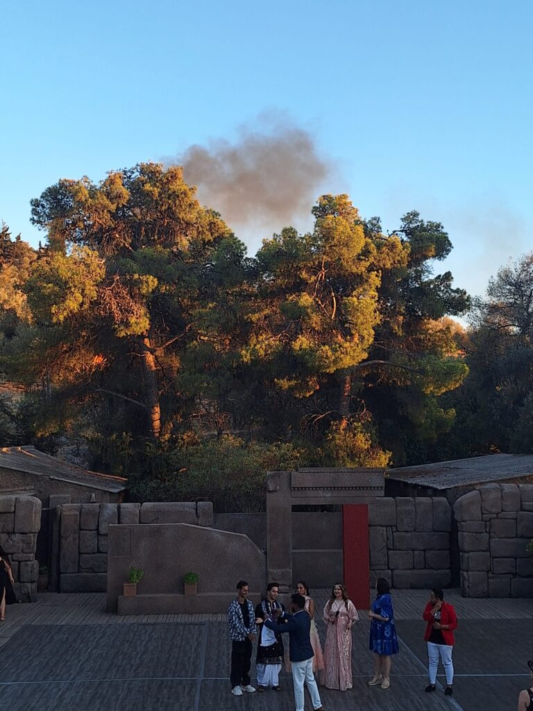 Έσβησε φωτιά που ξέσπασε στο λόφο Φιλοπάππου (VIDEO)