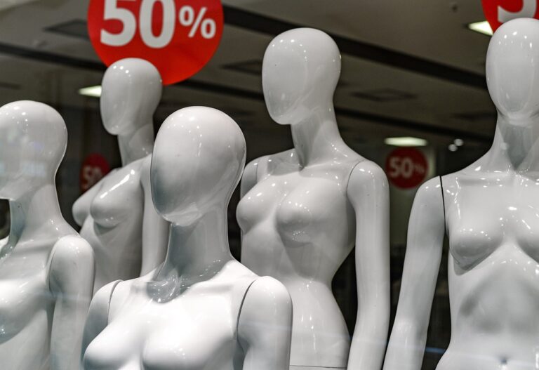 Πρεμιέρα θερινών εκπτώσεων | Οι προσφορές έως και τις 31 Αυγούστου