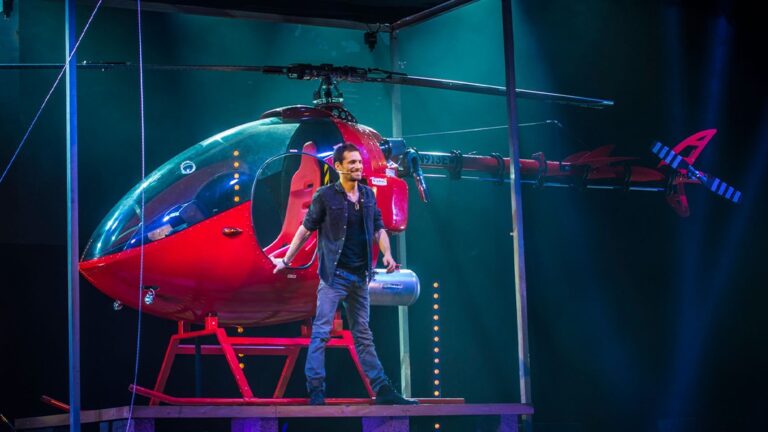 «C’est la Magie»: Το πιο αναμενόμενο σόου έρχεται στην Ελλάδα